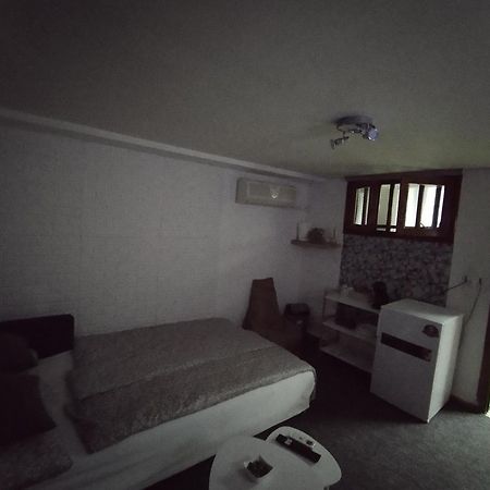 Studio Δωμάτιο 에레트리아 외부 사진